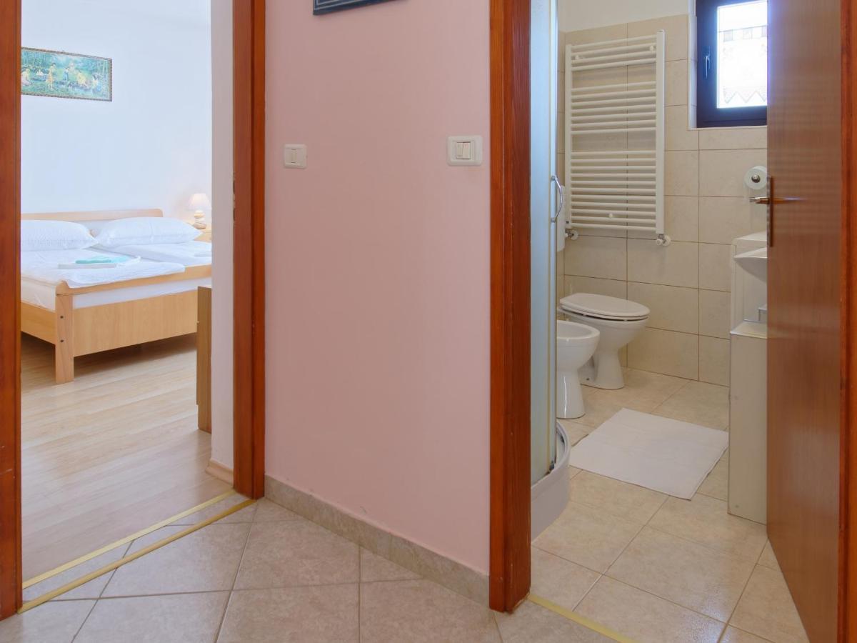 Apartment Laganis Plovanija Bagian luar foto